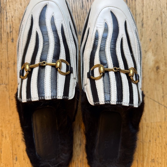 Gucci Black and White Striped Loafers - Picture 2 of 6